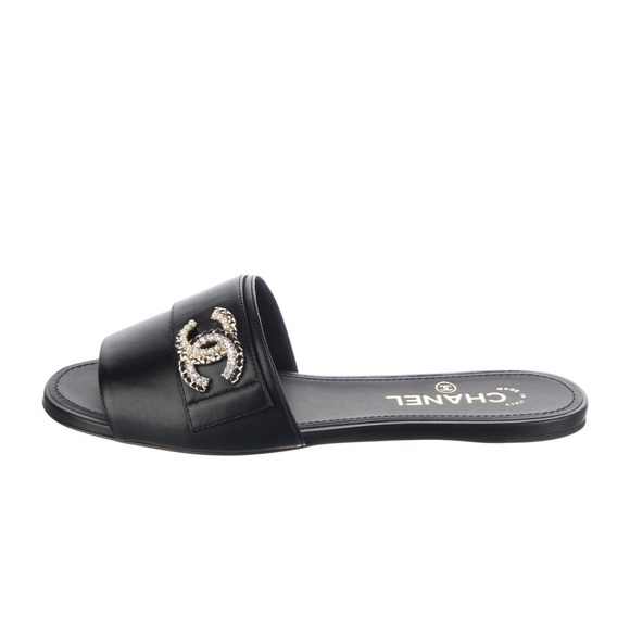 New CHANEL Black Leather Sandal Slide Lambskin CC Pearls Crystals Flats … - Picture 2 of 11